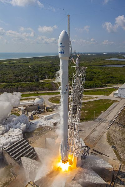 Lanzadera Falcon 9 nave Dragon SpaceX elon musk aventura amazonia2.jpg
