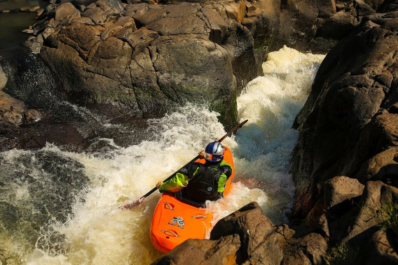 Descenso kayak Michoacán México río El Hoyo río El Cajones rafa ortiz aventura amazonia2.jpg