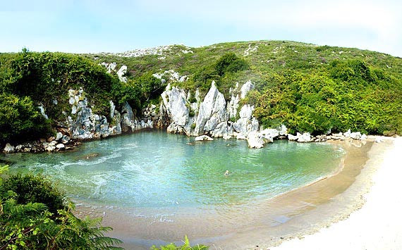 Gulpiyuri Asturias Aventura Amazonia.jpg