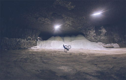 MEGACAVERN_4.jpg