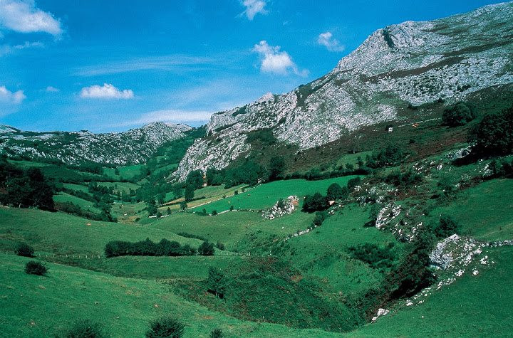 Pico Caldoveiro, Teverga.jpg