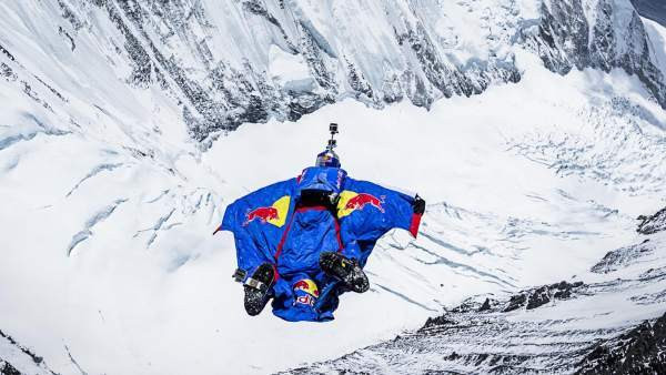 Salto base Everest Aventura Amazonia.jpg