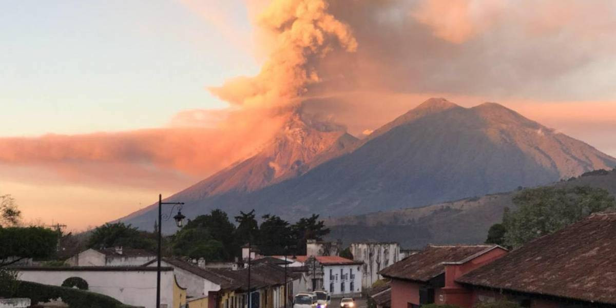 Volcán de Fuego Guatemala Aventura Amazonia.jpg
