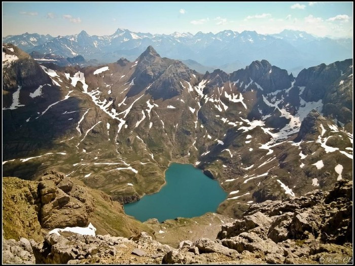 collarada villanúa pirineos aragon senderismo aventura amazonia.jpg