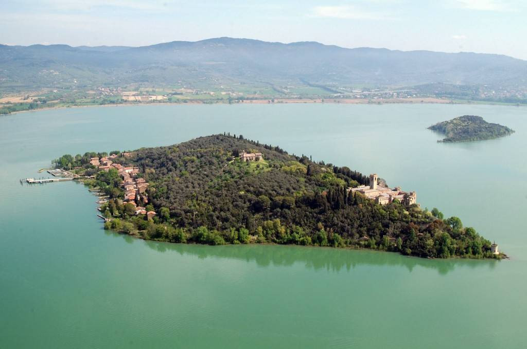 isla maggiore lago trasimeno umbría aventura amazonia.jpg