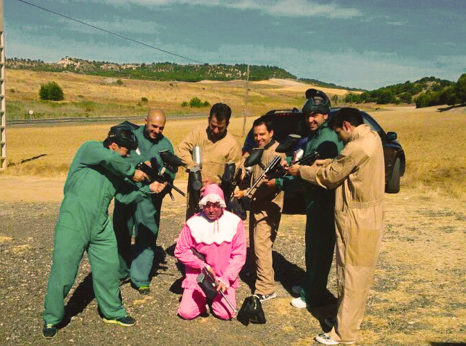 paintball solteros2.jpg